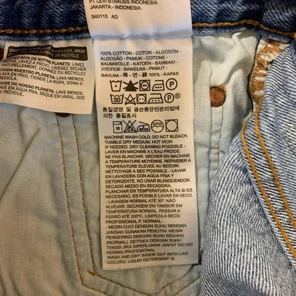 Levi's Women's 501 Classic Straight 5 Pocket Distressed Raw Hem Jean Short SZ 27 - Picture 6 of 11